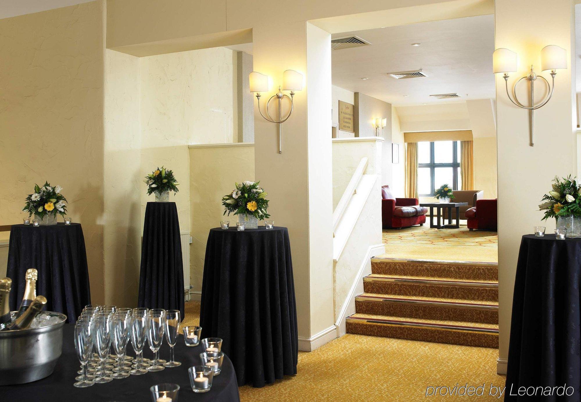 Forest Of Arden Hotel And Country Club Мериден Ресторан фото